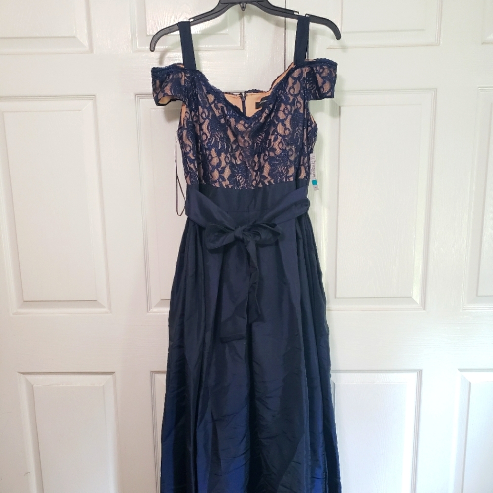 R&M Richards Womens Lace Cold Shoulder Evening Dress - Navy